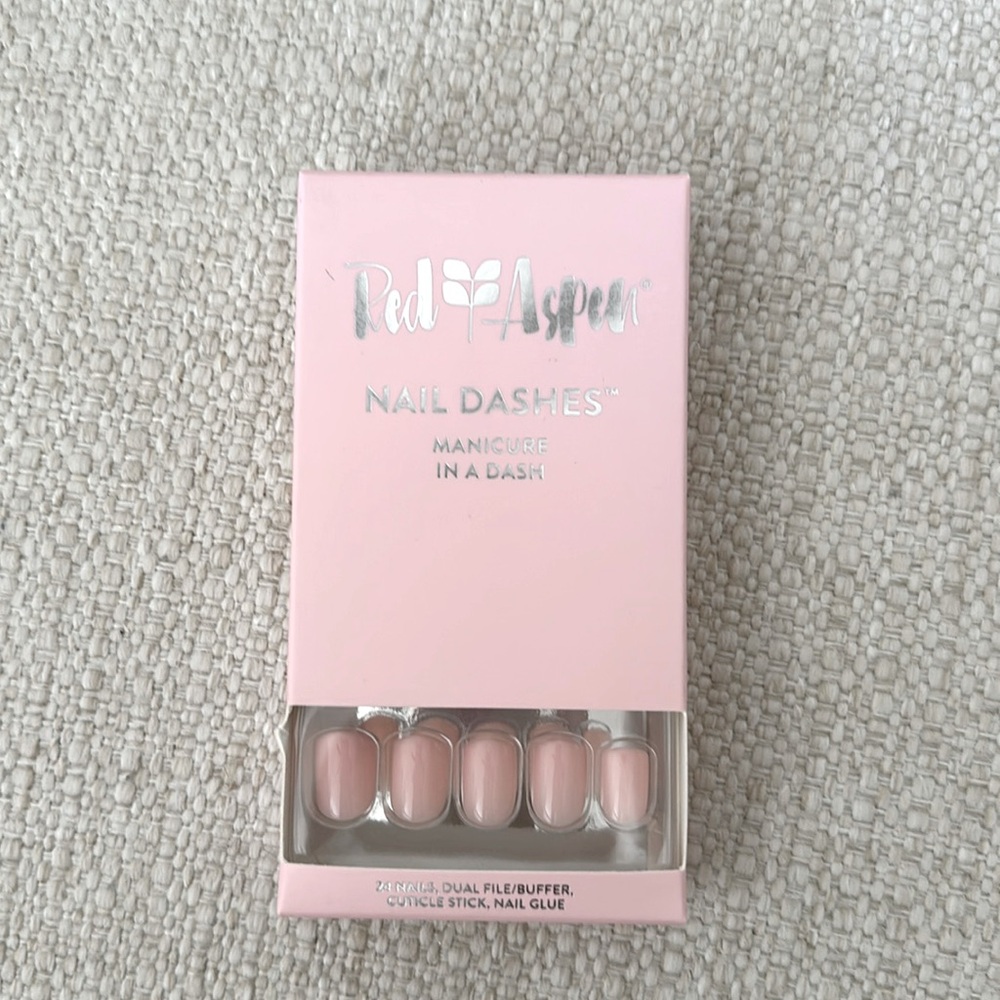 Red Aspen Nail Dashes Kathryn and The Ballet Slipper Short Nail New